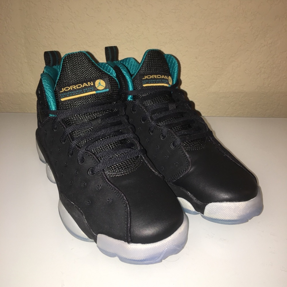 New Air Jordan Jumpman Team II basketball shoes